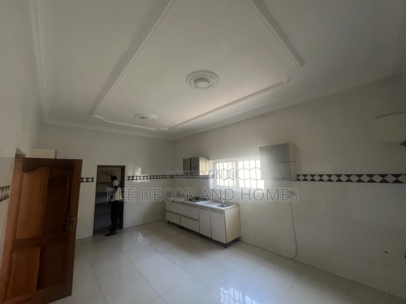 5bdrm Mansion in Bee Decor & Homes, East Legon for sale
