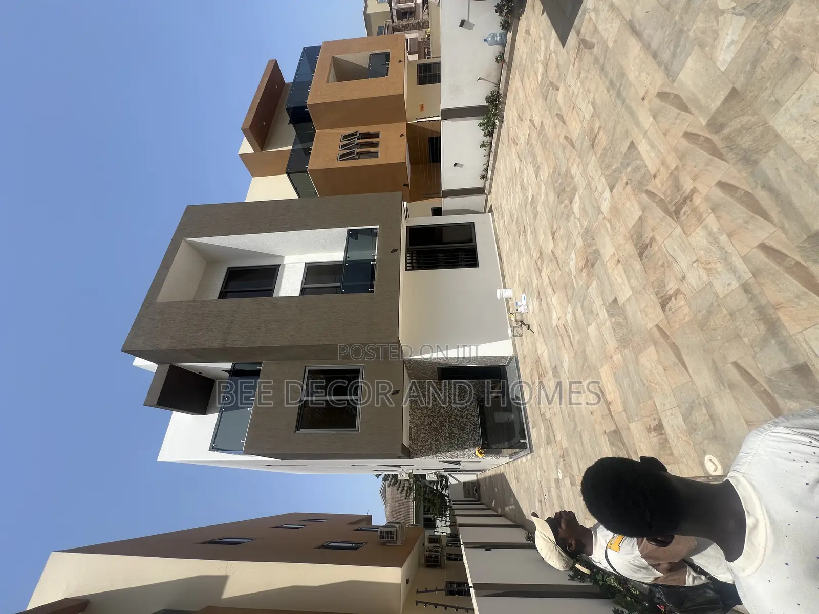 5bdrm Mansion in Bee Decor And Homes, East Legon for sale