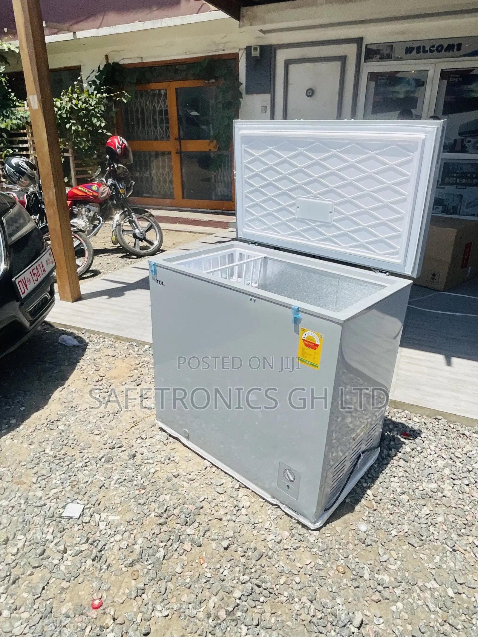 Electric TCL 208 Singledoor Chestfreezer Gray