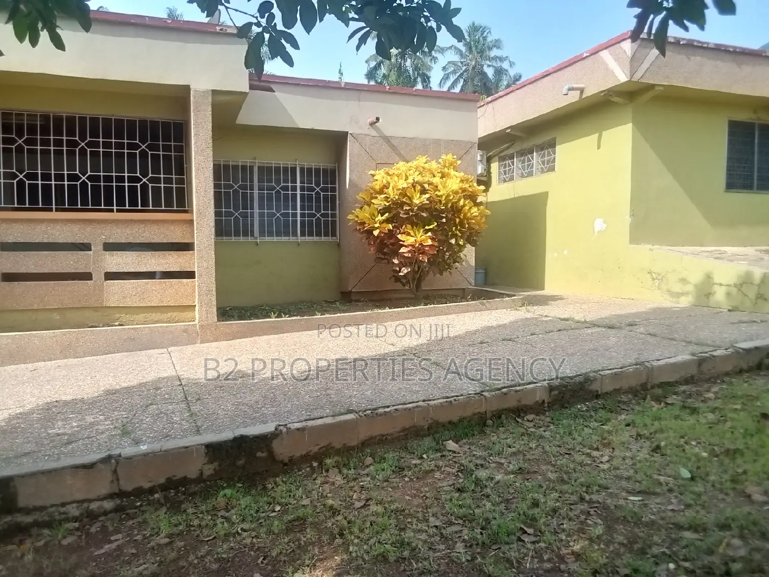7bdrm House in B2Properties Agency, Kumasi Metropolitan for sale