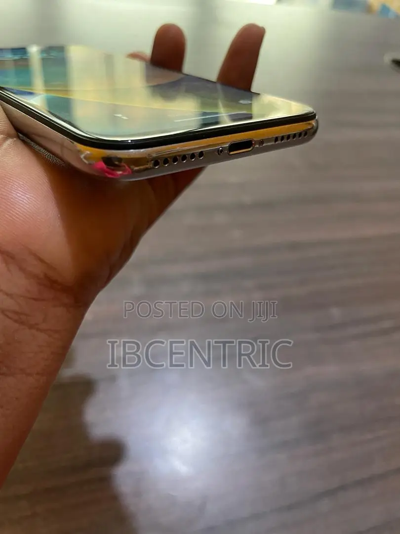 Apple iPhone X 64 GB White