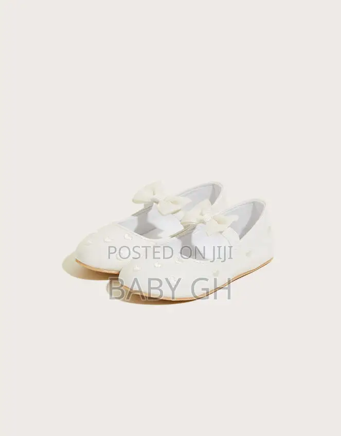 Patent Heart Embroidered Walker Shoes Ivory