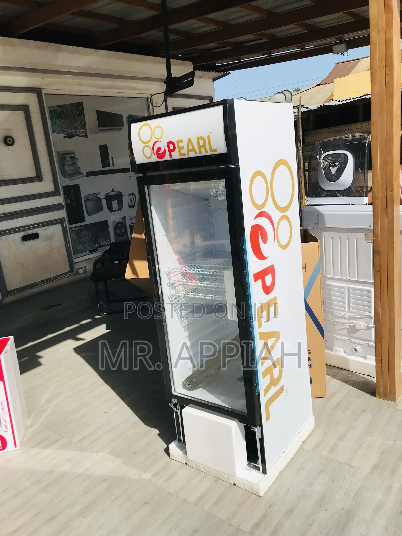 Classic Pearl PVC-316-2b Single Door Display Fridge.
