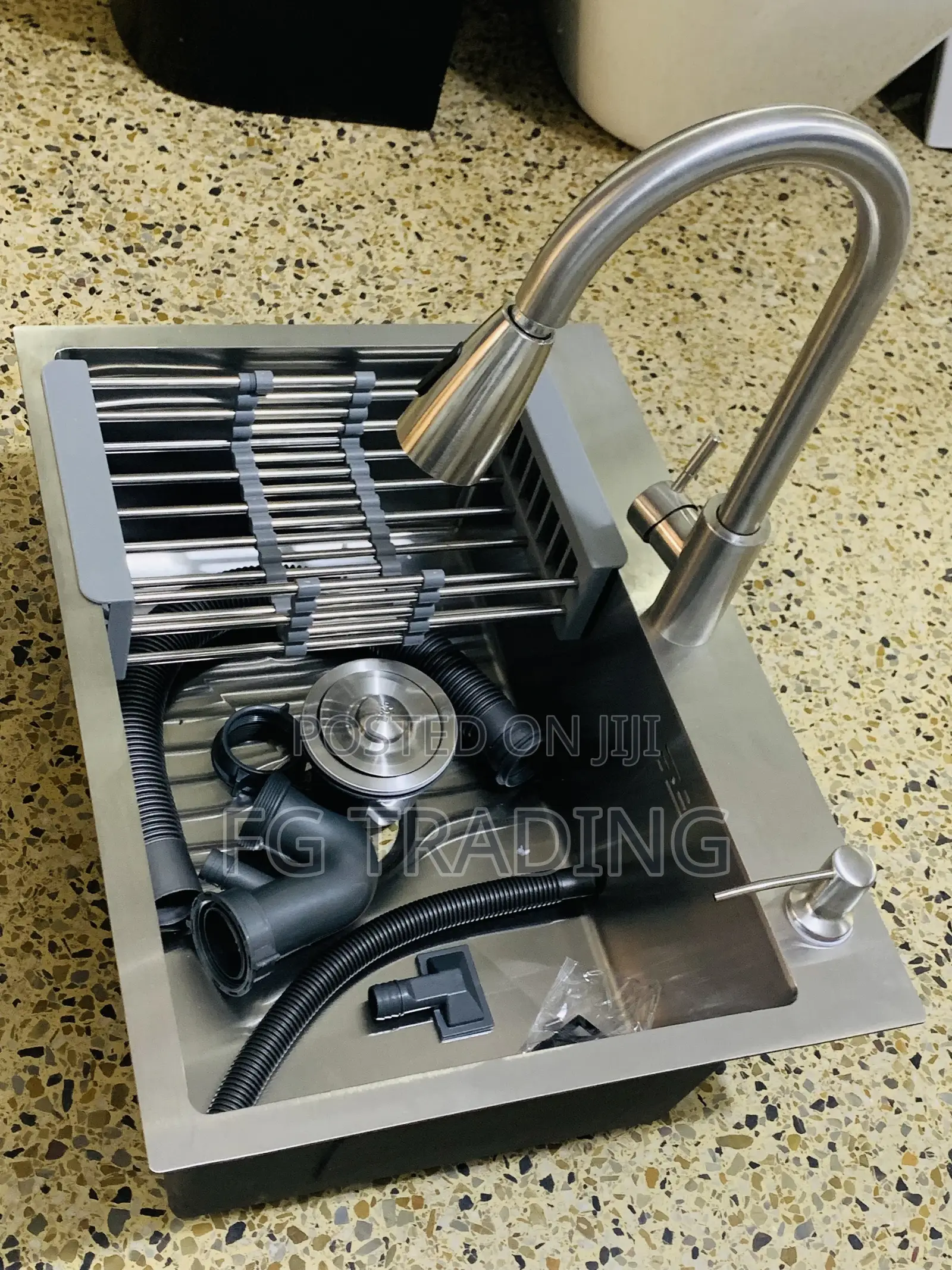 Kitchen Sink - Single Bowl Sink With Pull Out Tap
