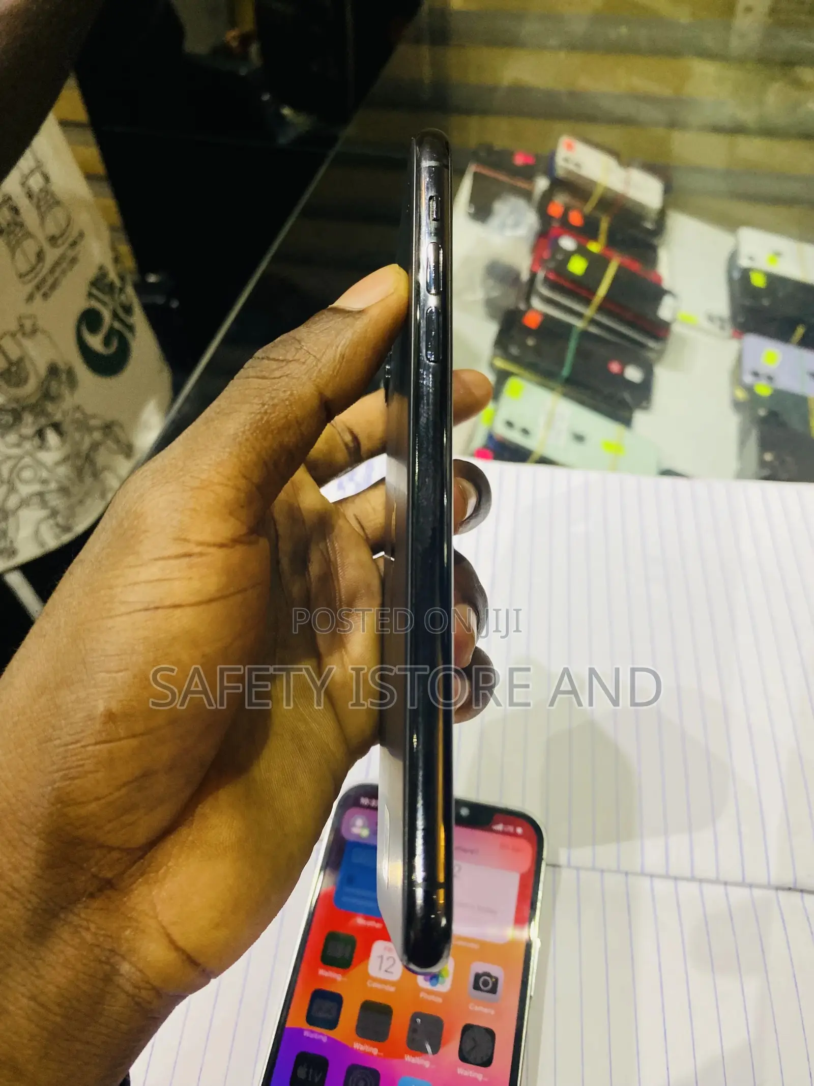 New Apple iPhone 11 Pro Max 64 GB Black