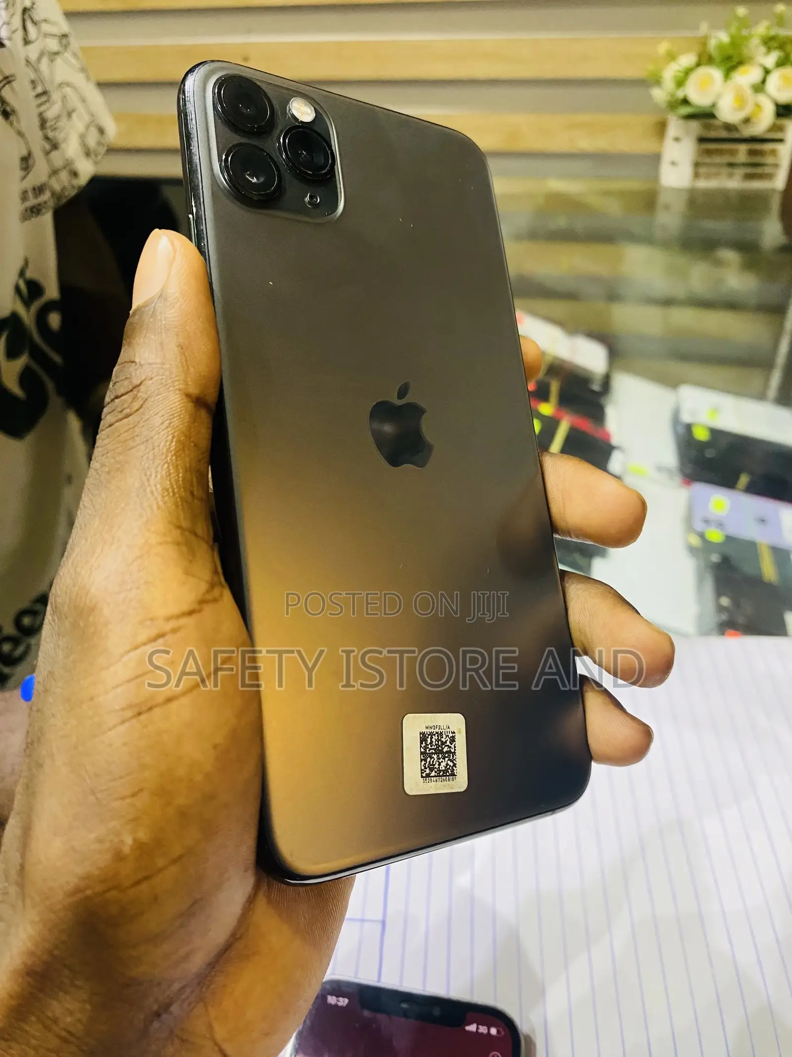 New Apple iPhone 11 Pro Max 64 GB Black