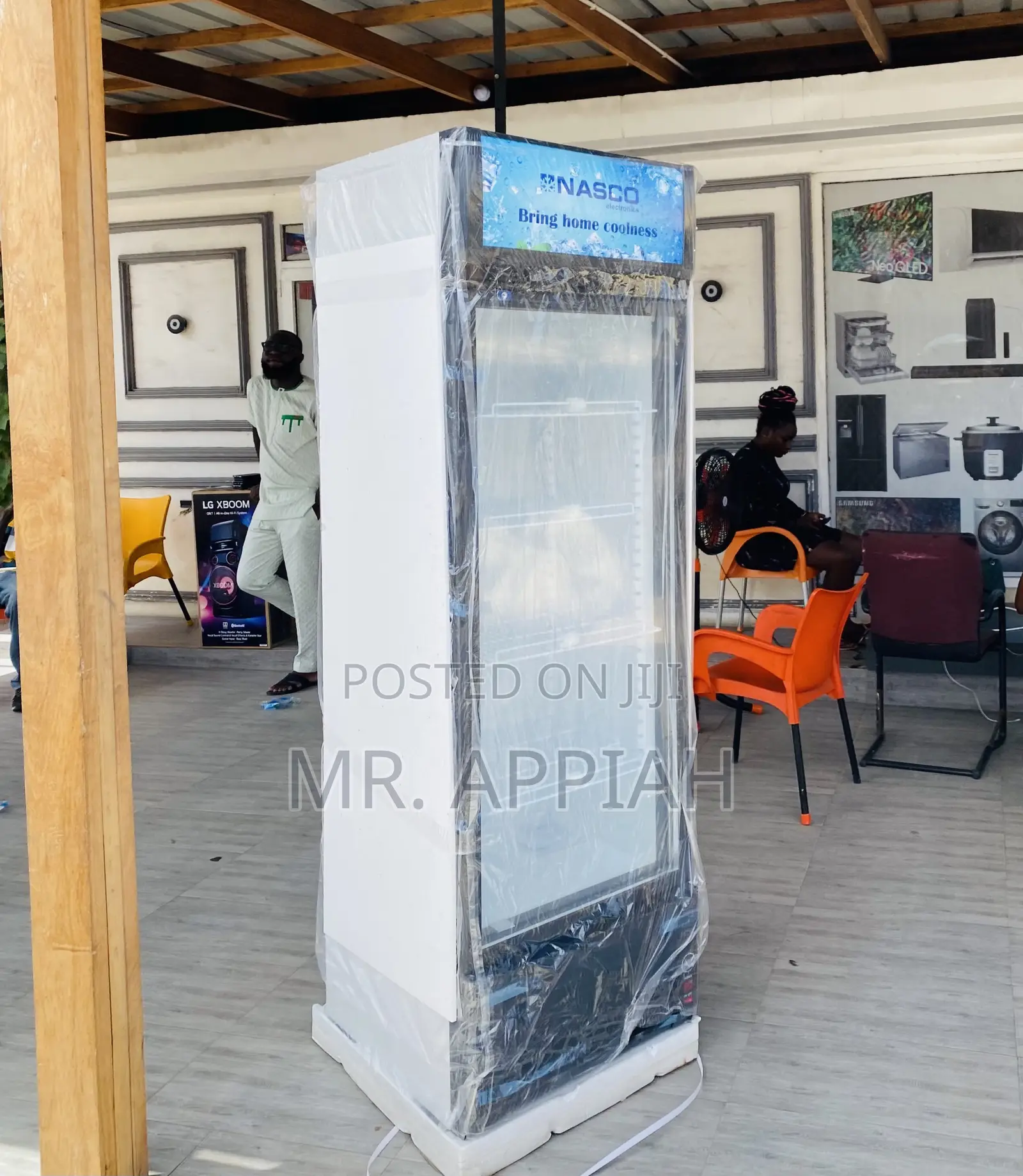 Sleek Design Nalco Nasfl400-1dr 1 Door Display Fridge.