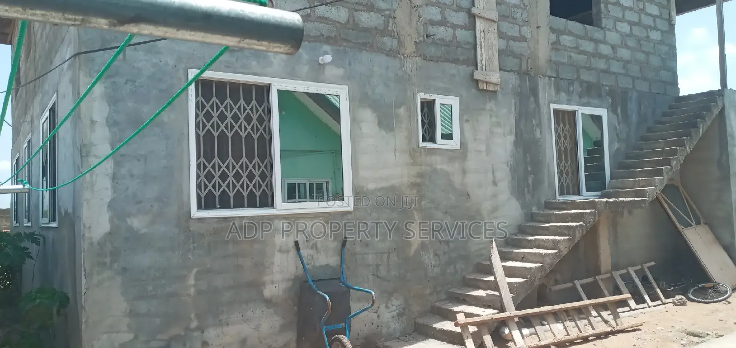 10bdrm House in Kasoa Amanfrom Iron for sale