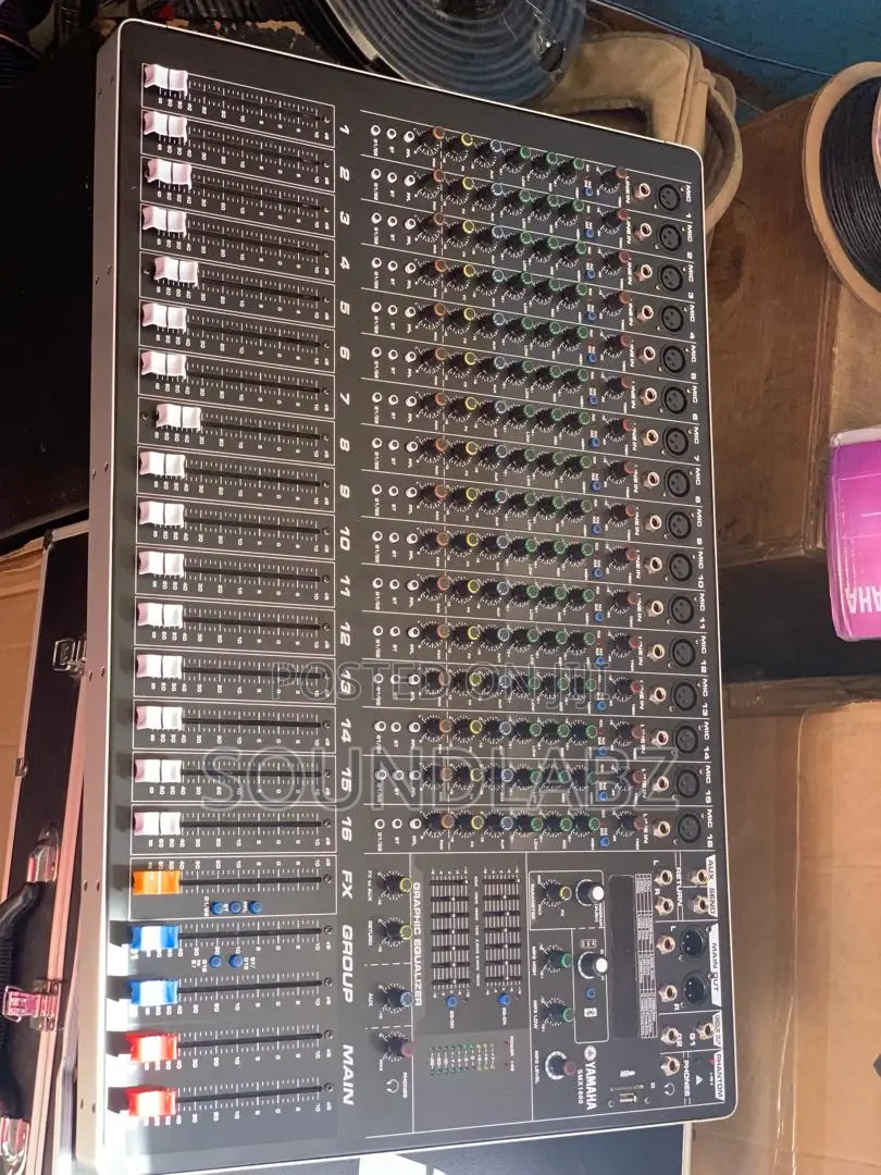 Yamaha SMX-1600 16-Channel Raw Mixer