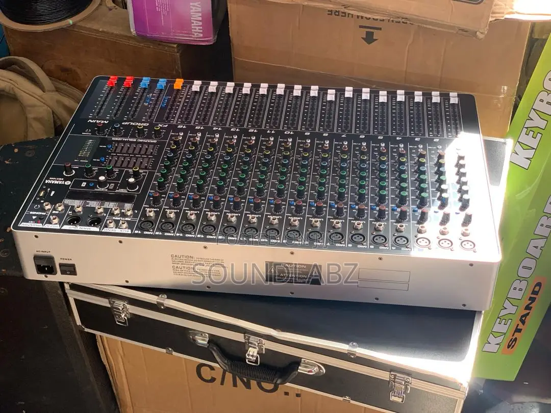 Yamaha SMX-1600 16-Channel Raw Mixer