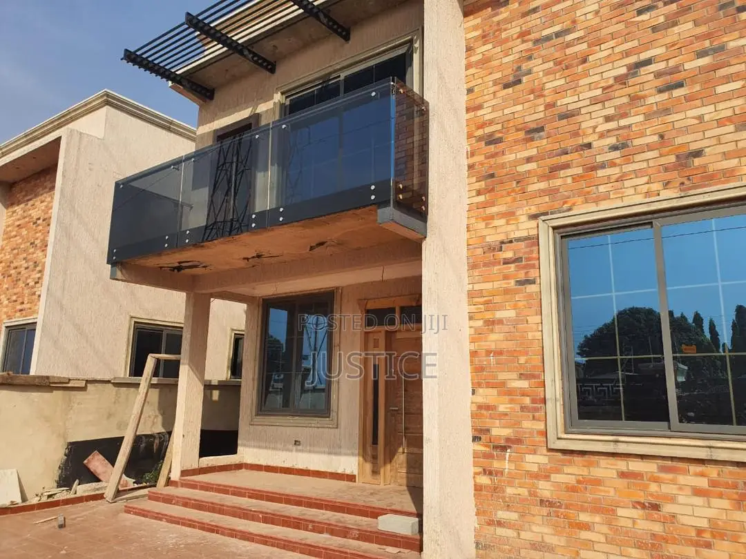 4bdrm Duplex in Haasto, Haatso for sale
