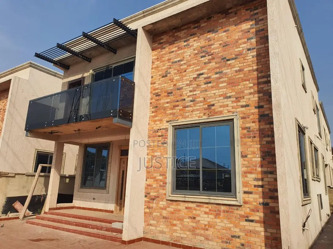4bdrm Duplex in Haasto, Haatso for sale