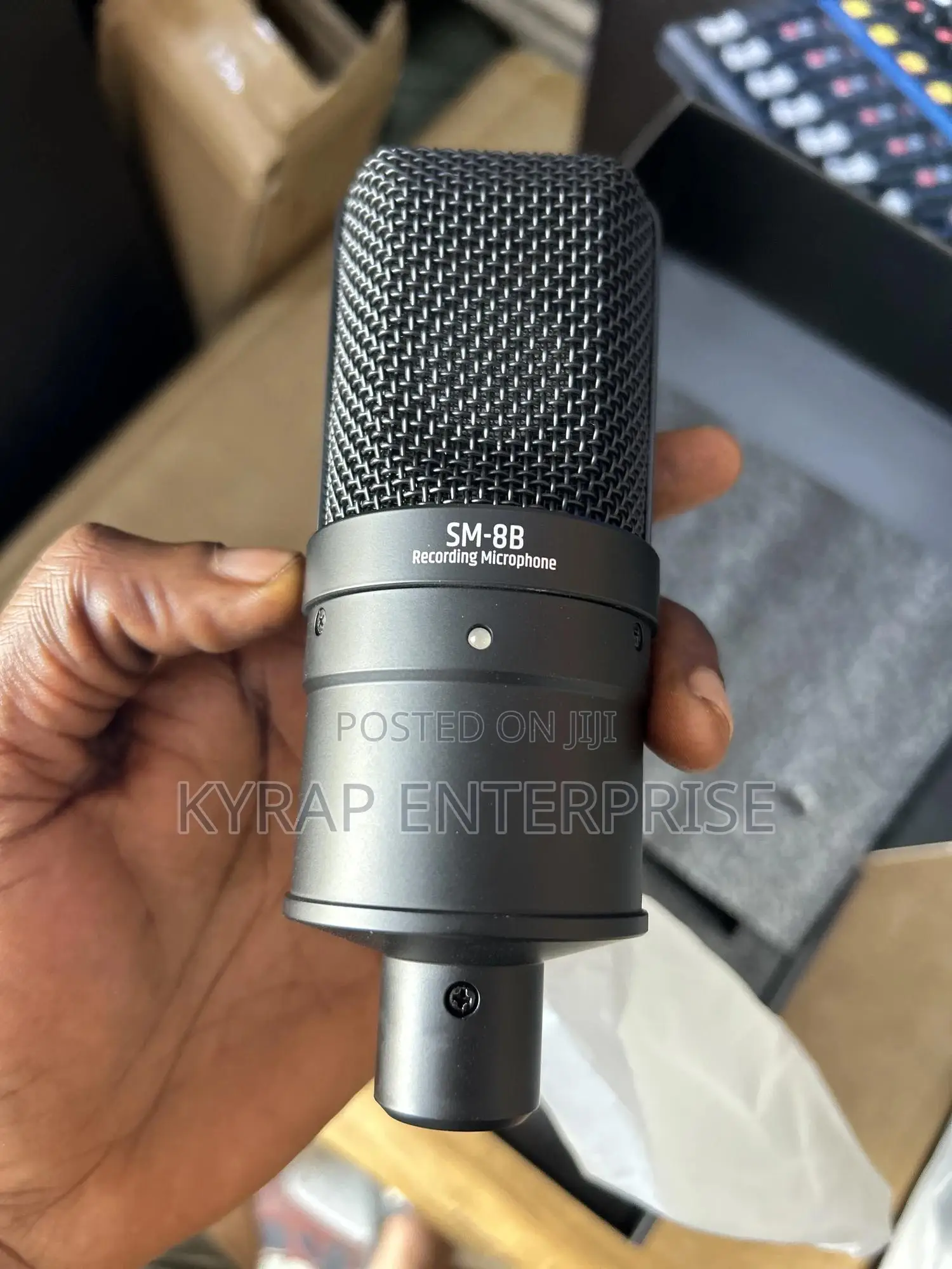 TAKSTAR SM-8B Studio Microphone