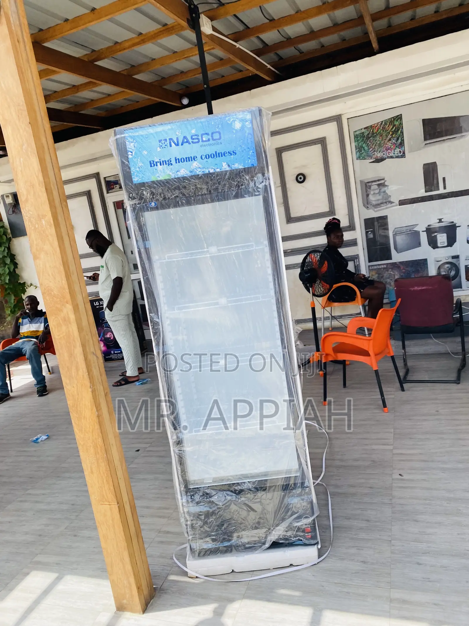 Energy Efficient Nasco Nasfl400-1dr 1 Door Display Fridge.