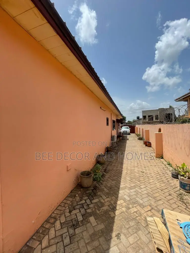 4bdrm House in Bee Decor $ Homes, East Legon for rent