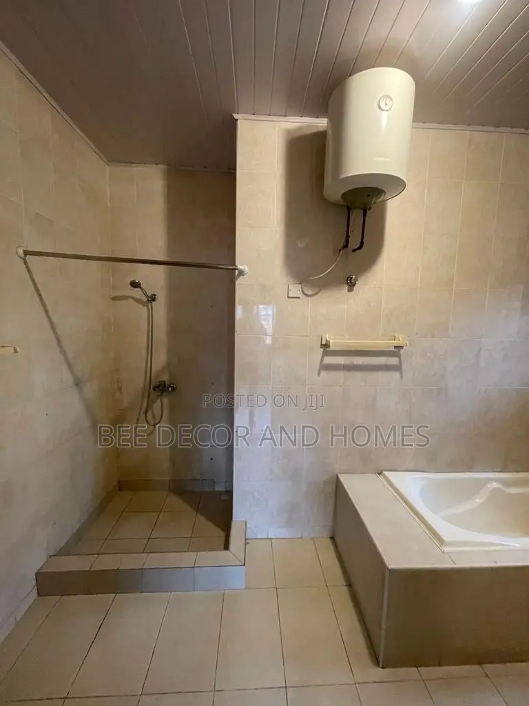 4bdrm House in Bee Decor $ Homes, East Legon for rent