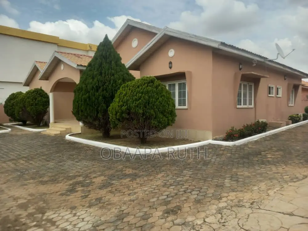 4bdrm Mansion in Spintex, Adjiriganor for rent