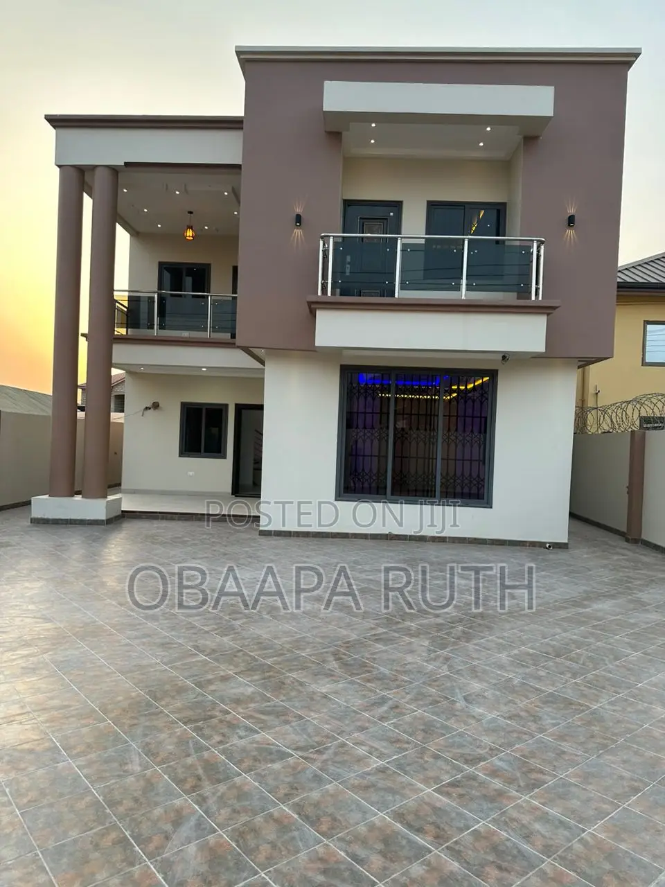 4bdrm Duplex in Lakeside, Adjiriganor for sale