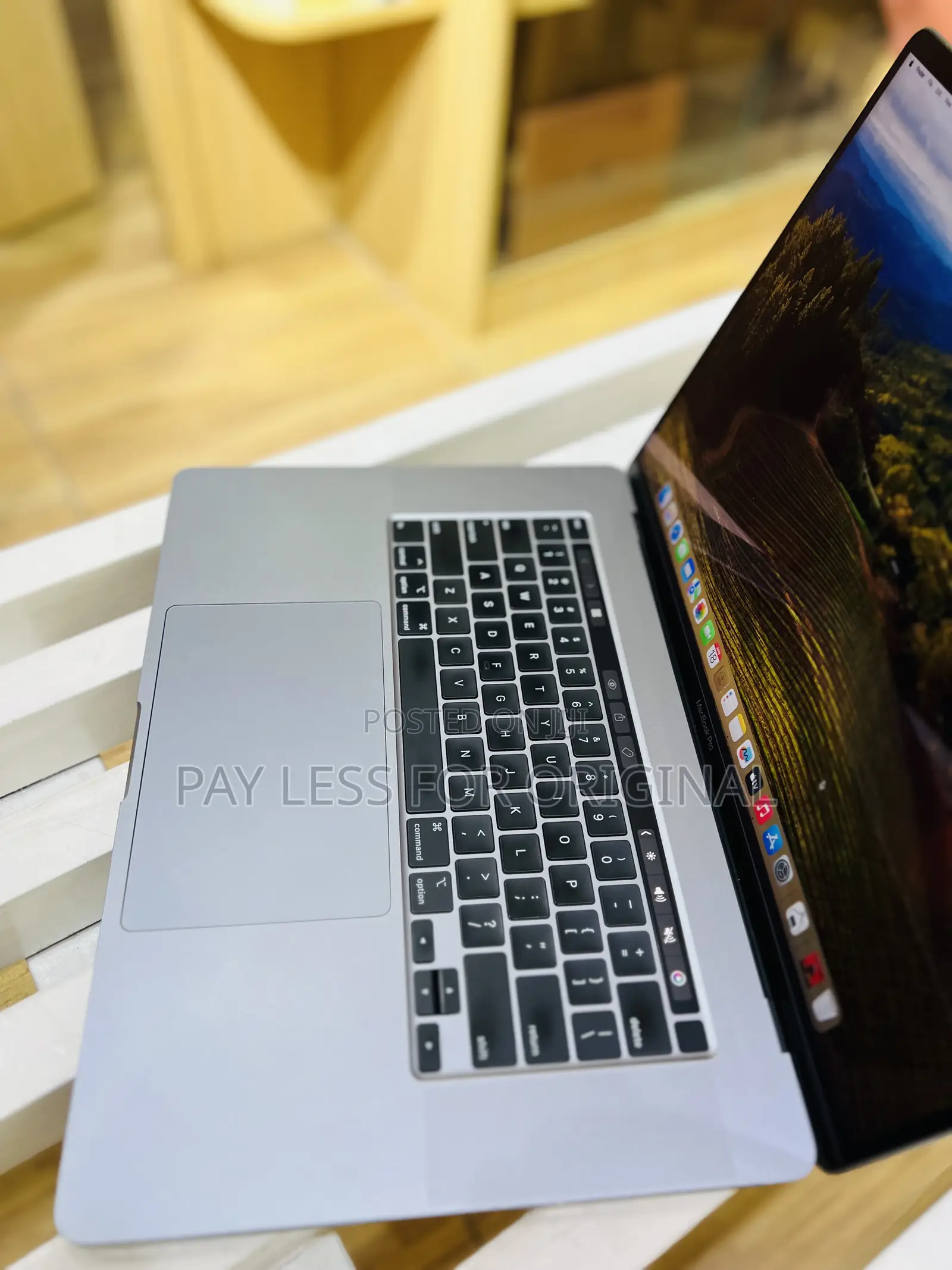 Laptop Apple MacBook Pro 2019 16GB Intel Core I9 SSD 1T
