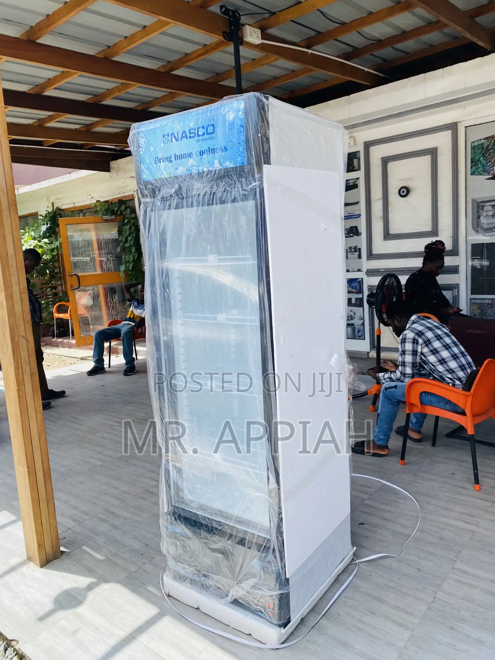 Classic Design Nasco Nasfl400-1dr 1 Door Beverage Cooler.