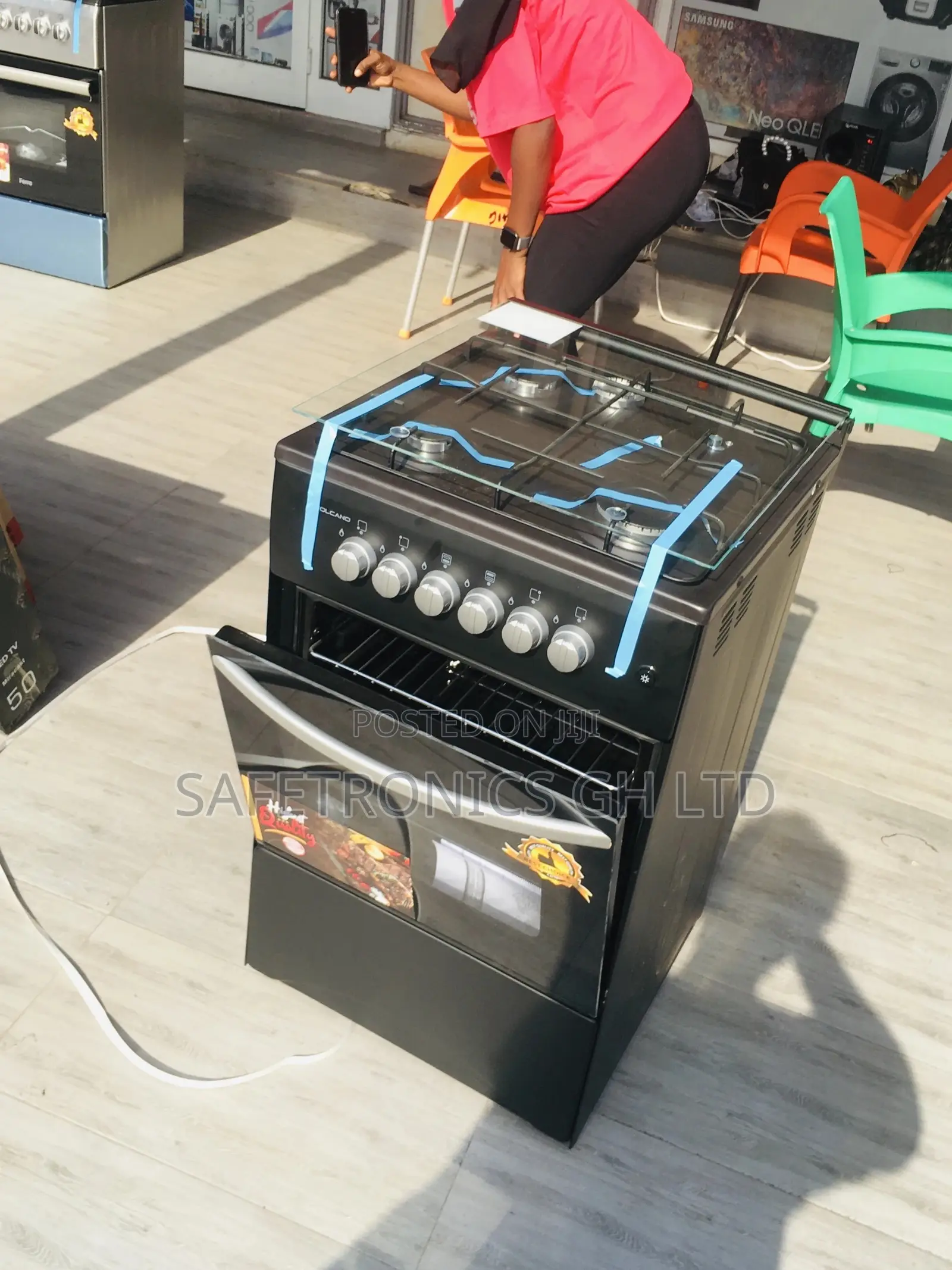 Glass Lid Volcano Oven With Grill 50x50 Black 4 Gas Cooker