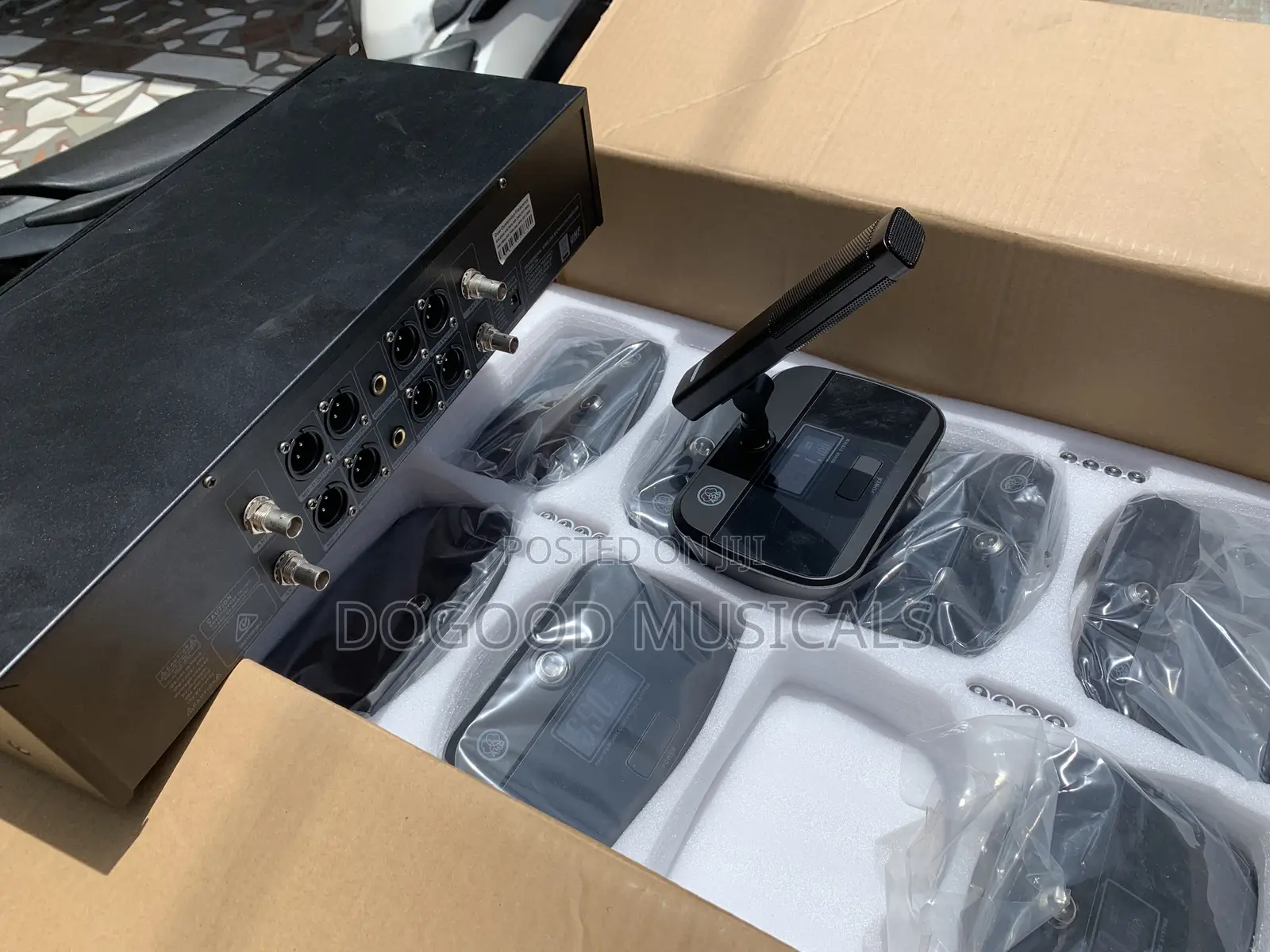 Akg Ak-1600 8in1 Conference Wireless Microphone