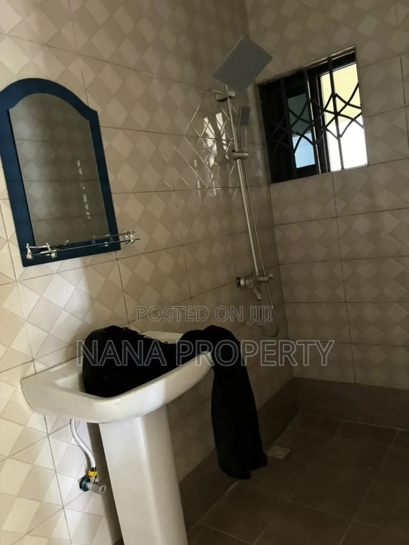 6bdrm House in Oyarifa for sale