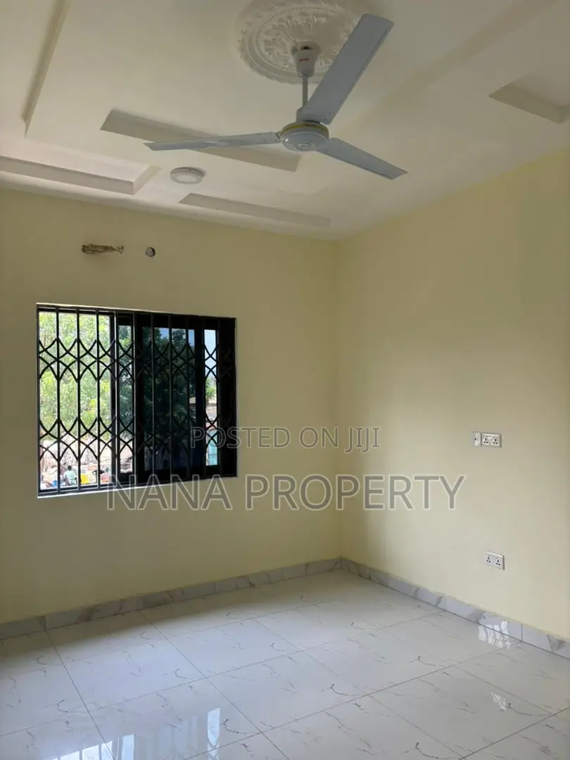 6bdrm House in Oyarifa for sale