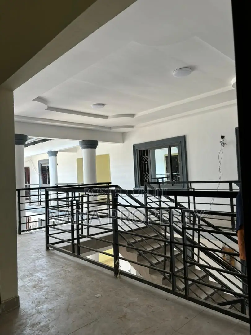 6bdrm House in Oyarifa for sale