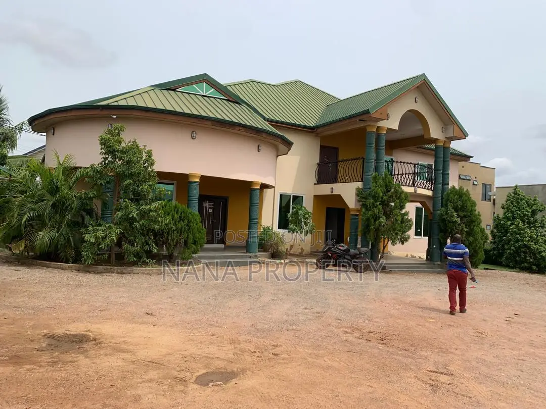 6bdrm House in Oyarifa for sale