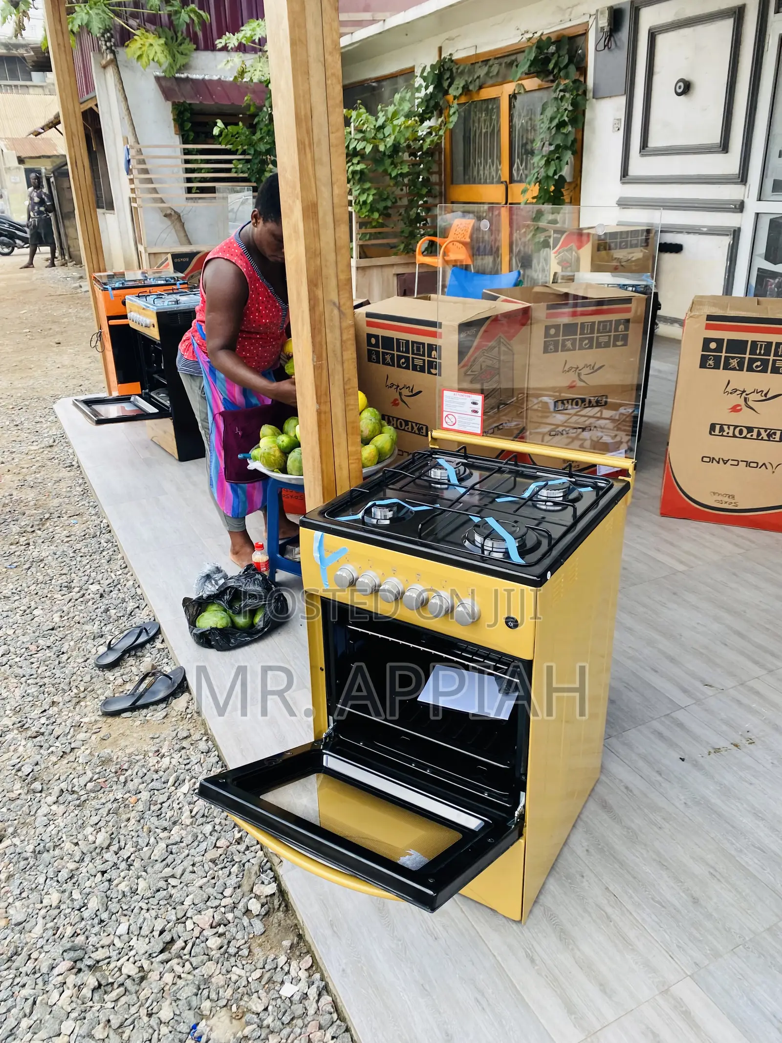 Elegant Yellow Volcano 50x50 4 Gas Burner With Oven.