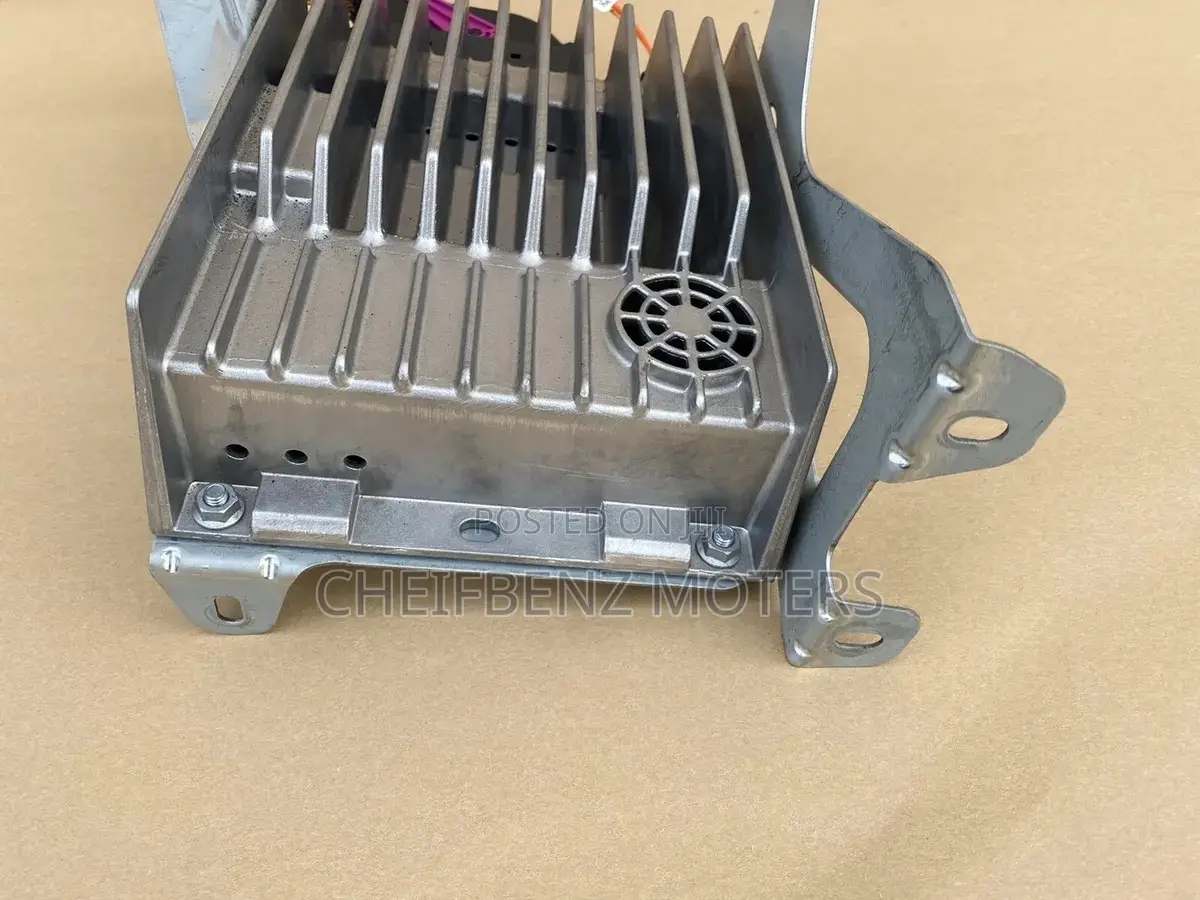 Mercedes Benz C250 W204 Sound Audio Amplifier