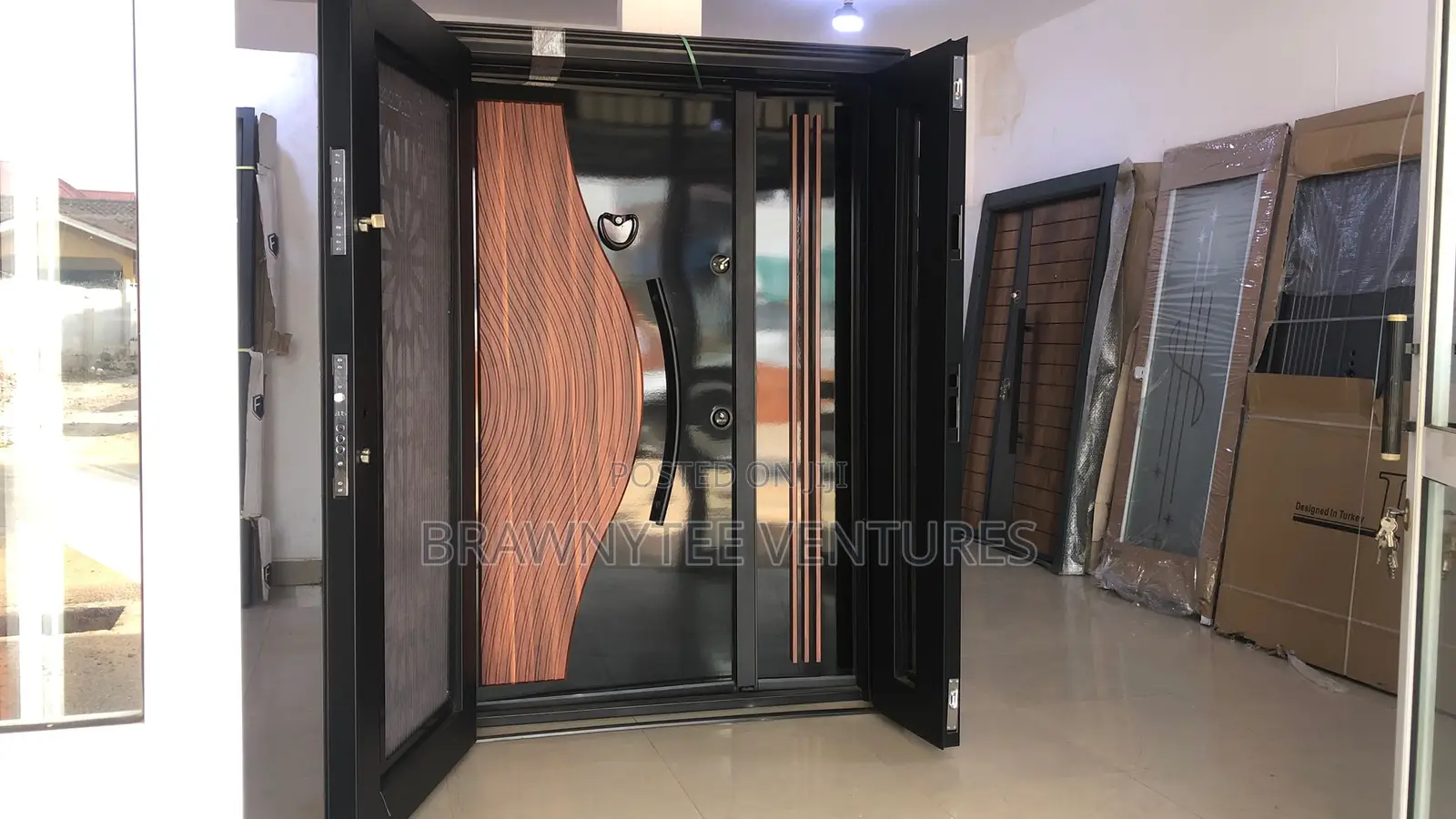 Brawny Nanaama Armored Door In Door