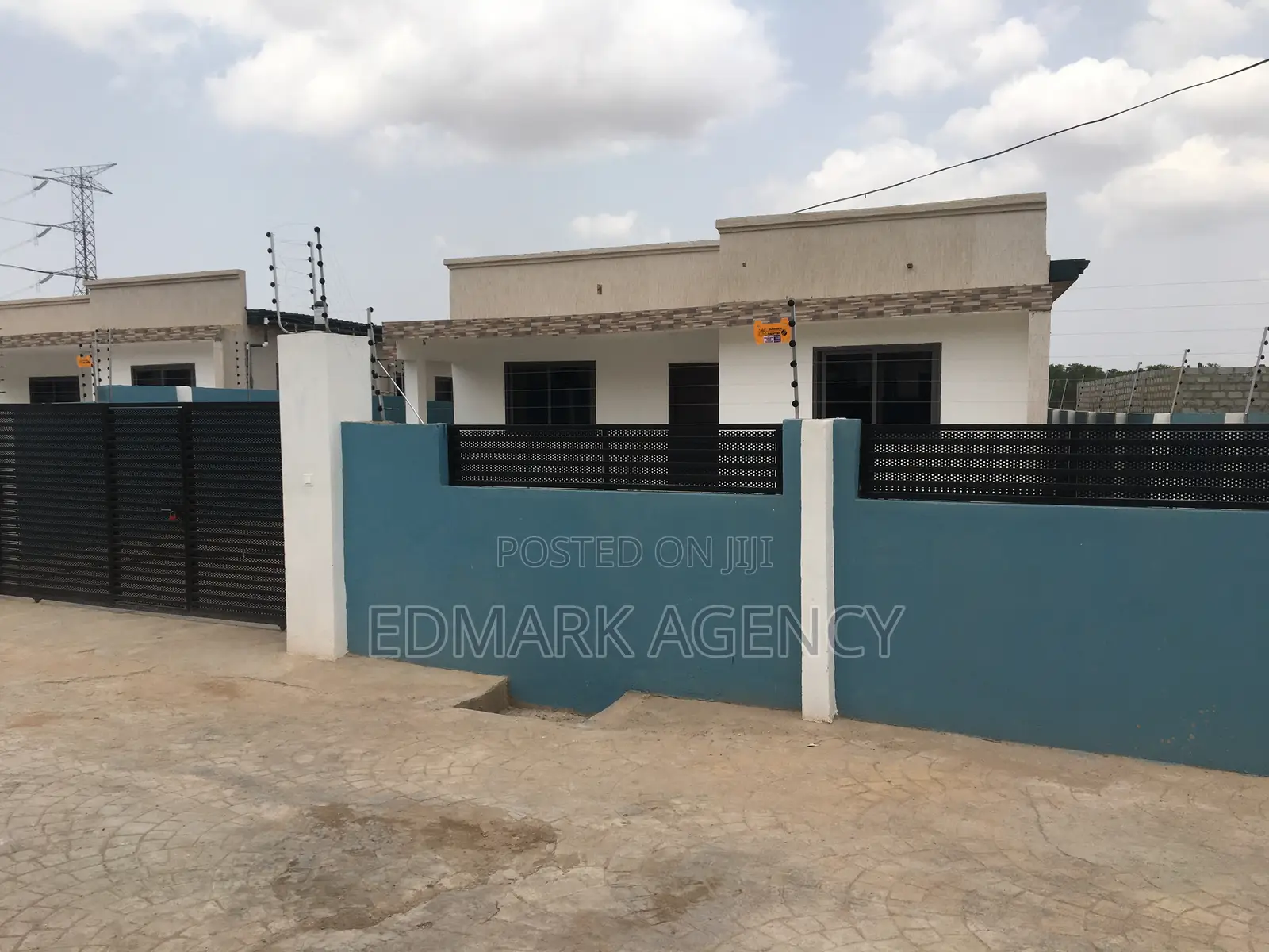 4bdrm House in Kwabeyna Acp, Ga East Municipal for sale