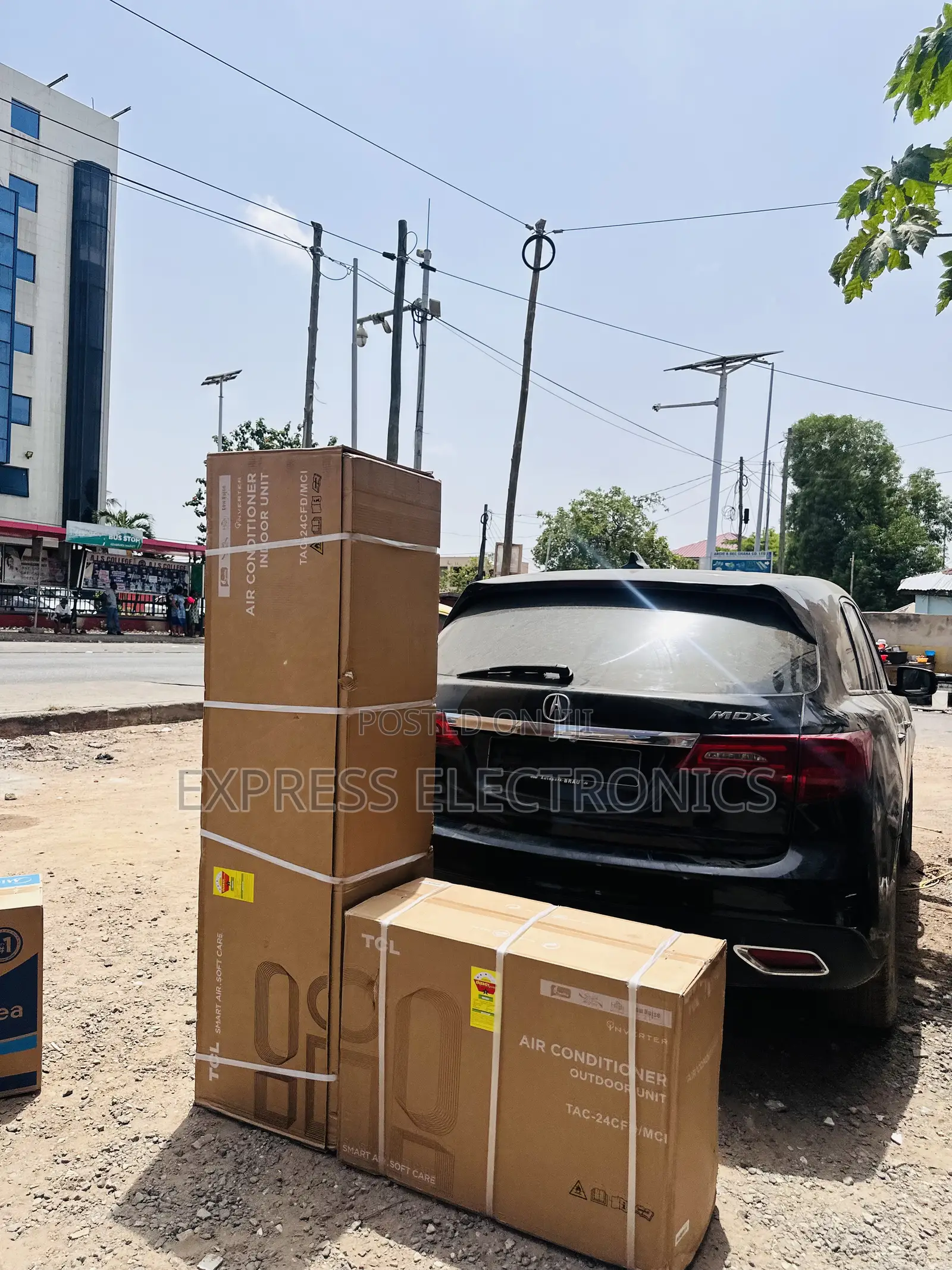 Neatly Sealed in Box 2.5hp TCL Inverter Split Floor