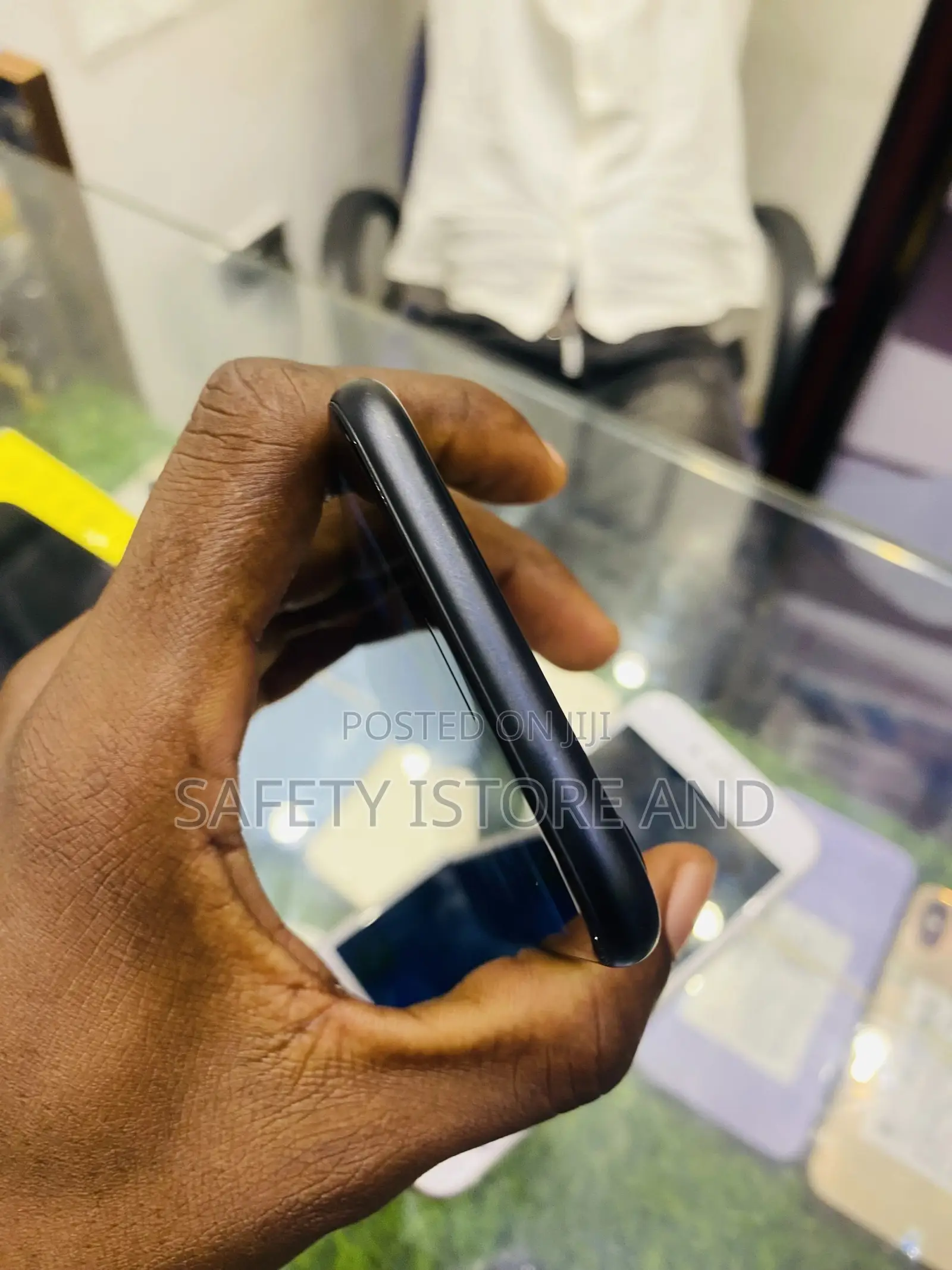 New Apple iPhone 7 32 GB Black