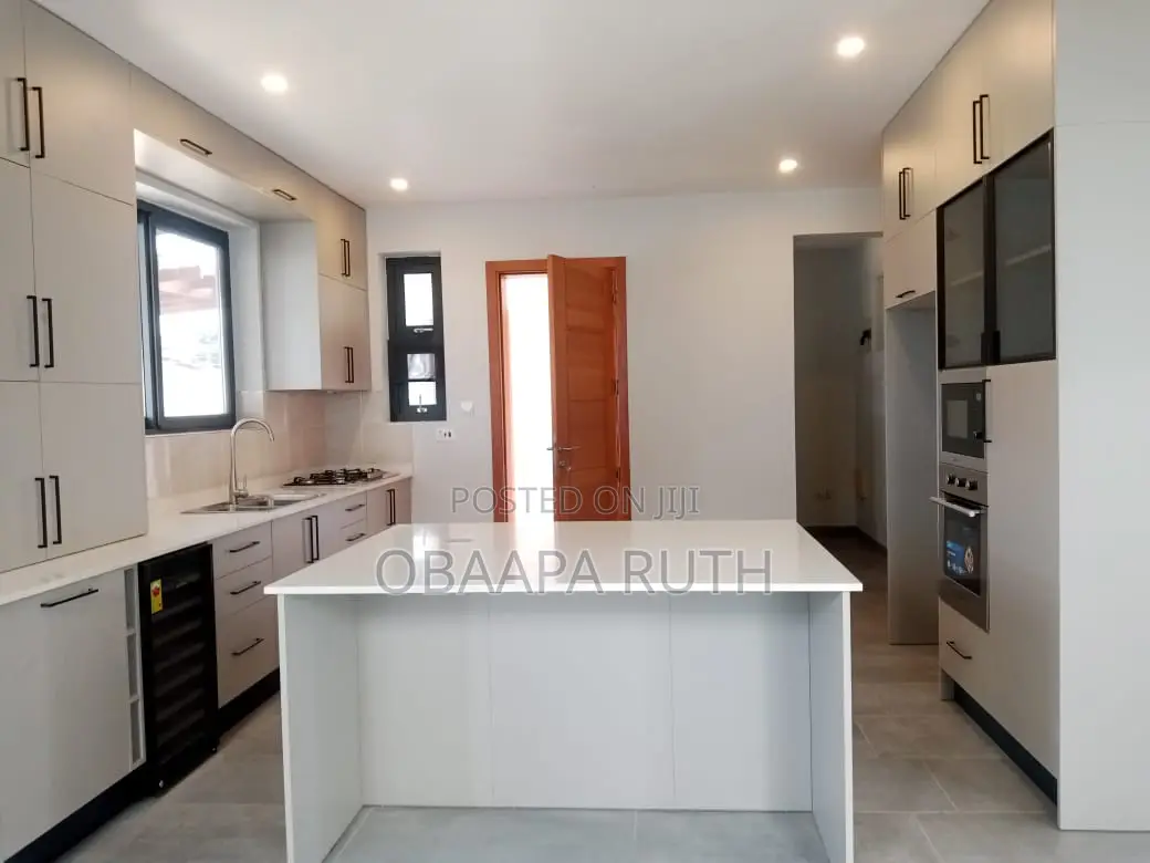 4bedroom Duplex for Sale at East Airport