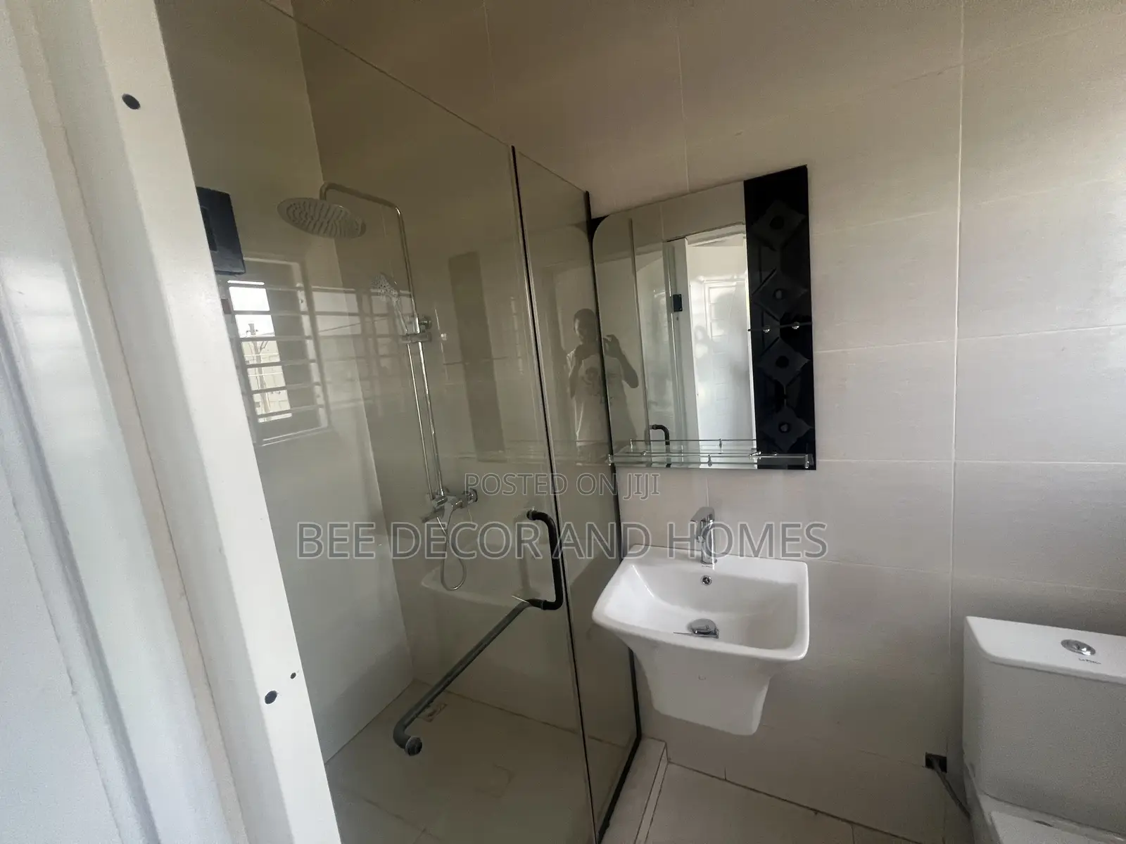 2bdrm Apartment in Bee Decor & Homes, Haatso for rent