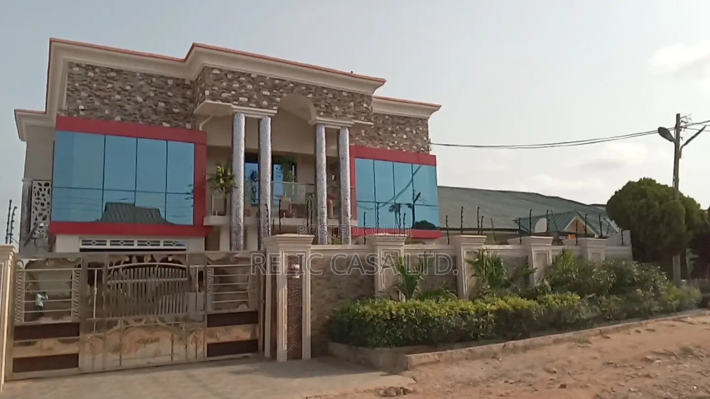 7 Bedroom House for Sale Near West Hills Mall