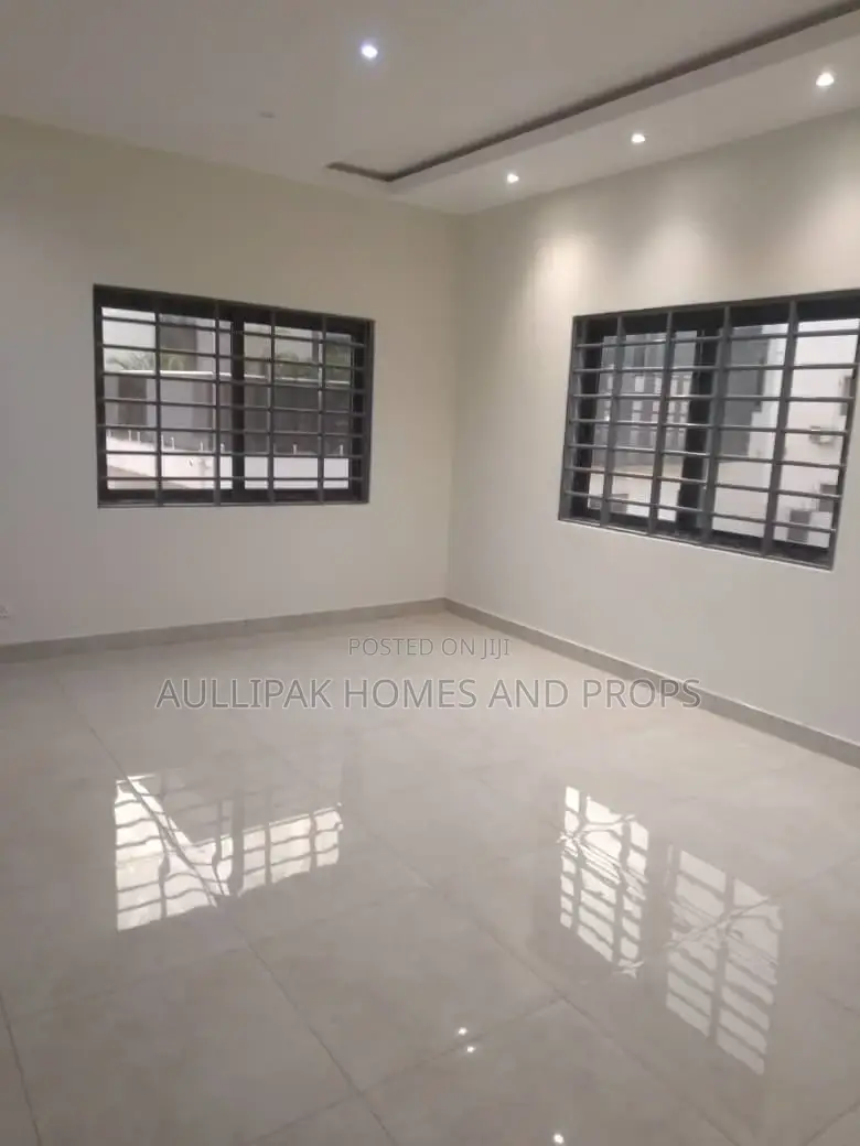 Furnished 4bdrm Penthouse in Lakeside, Accra Metropolitan for rent