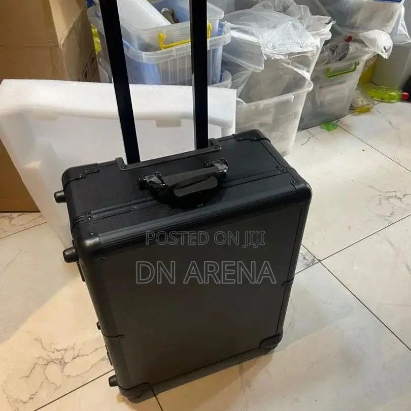 Aluminum Trolley Makeup Train Case With Lights and Wheels