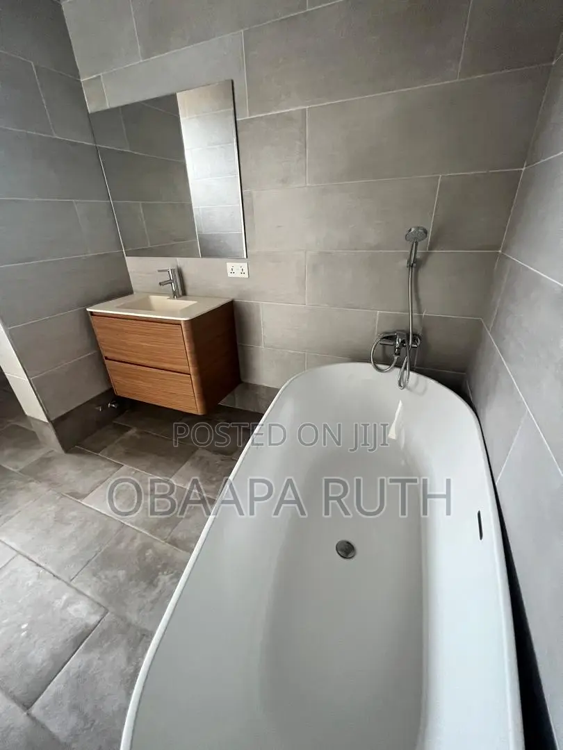 3bdrm House in Adjiriganor, School Junction for rent