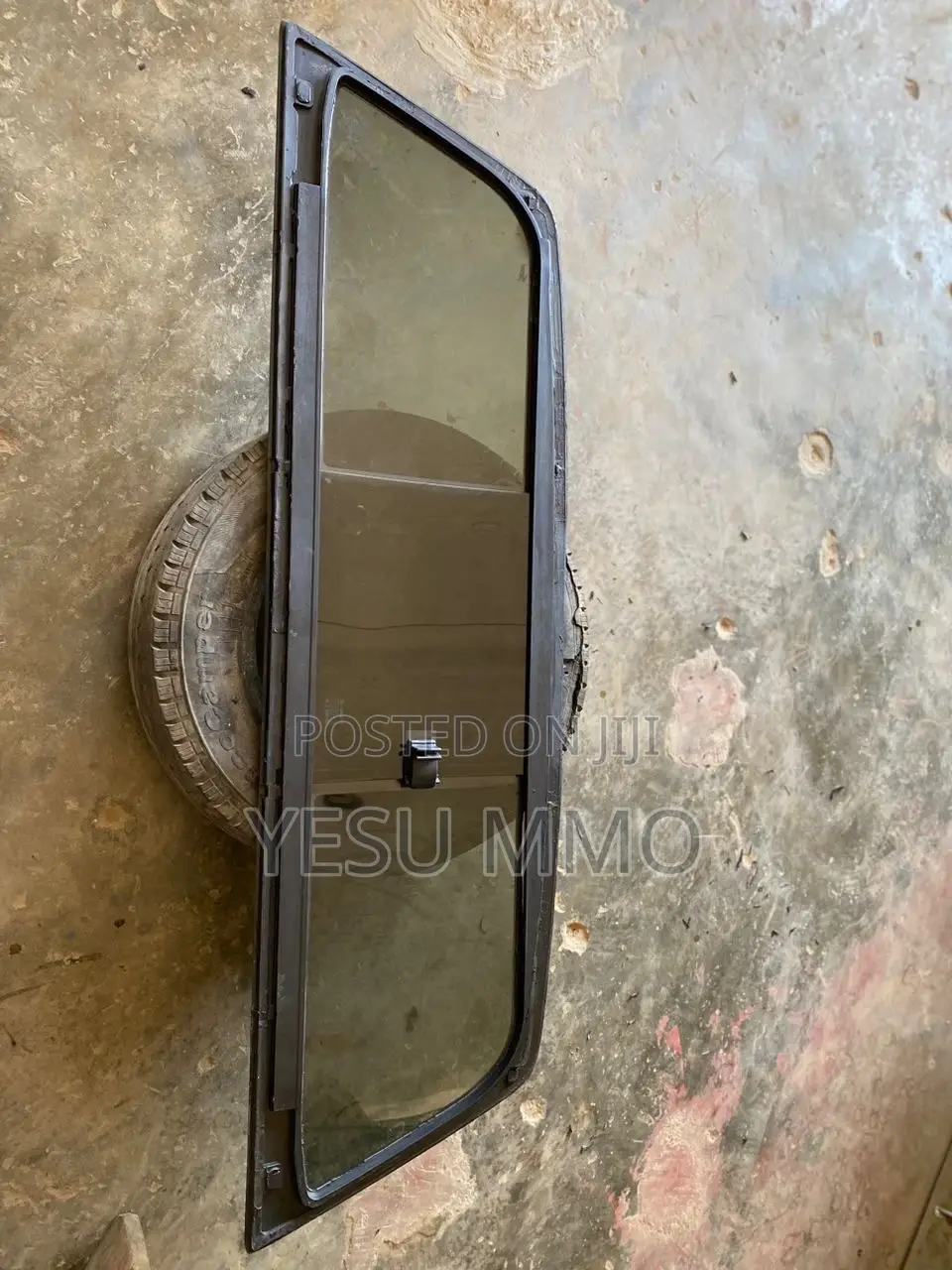 Tundra 2010 Back Glass