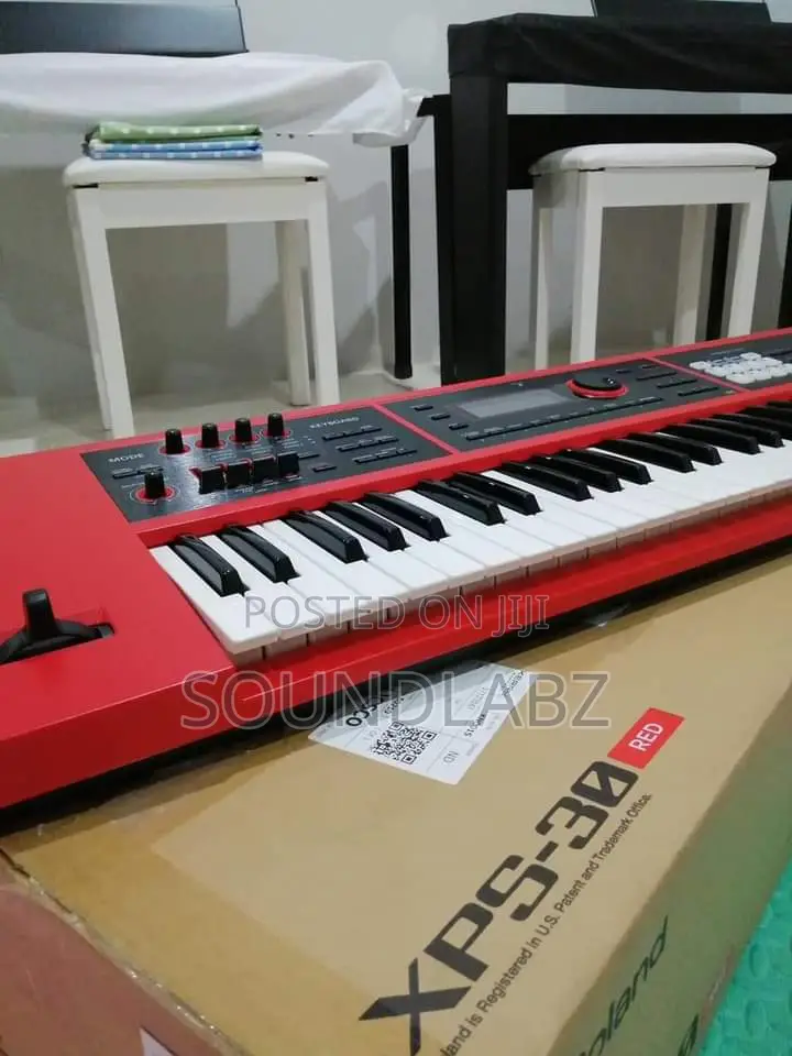 Roland Xps-30 Expandable Synthesizer Keyboard Instruments