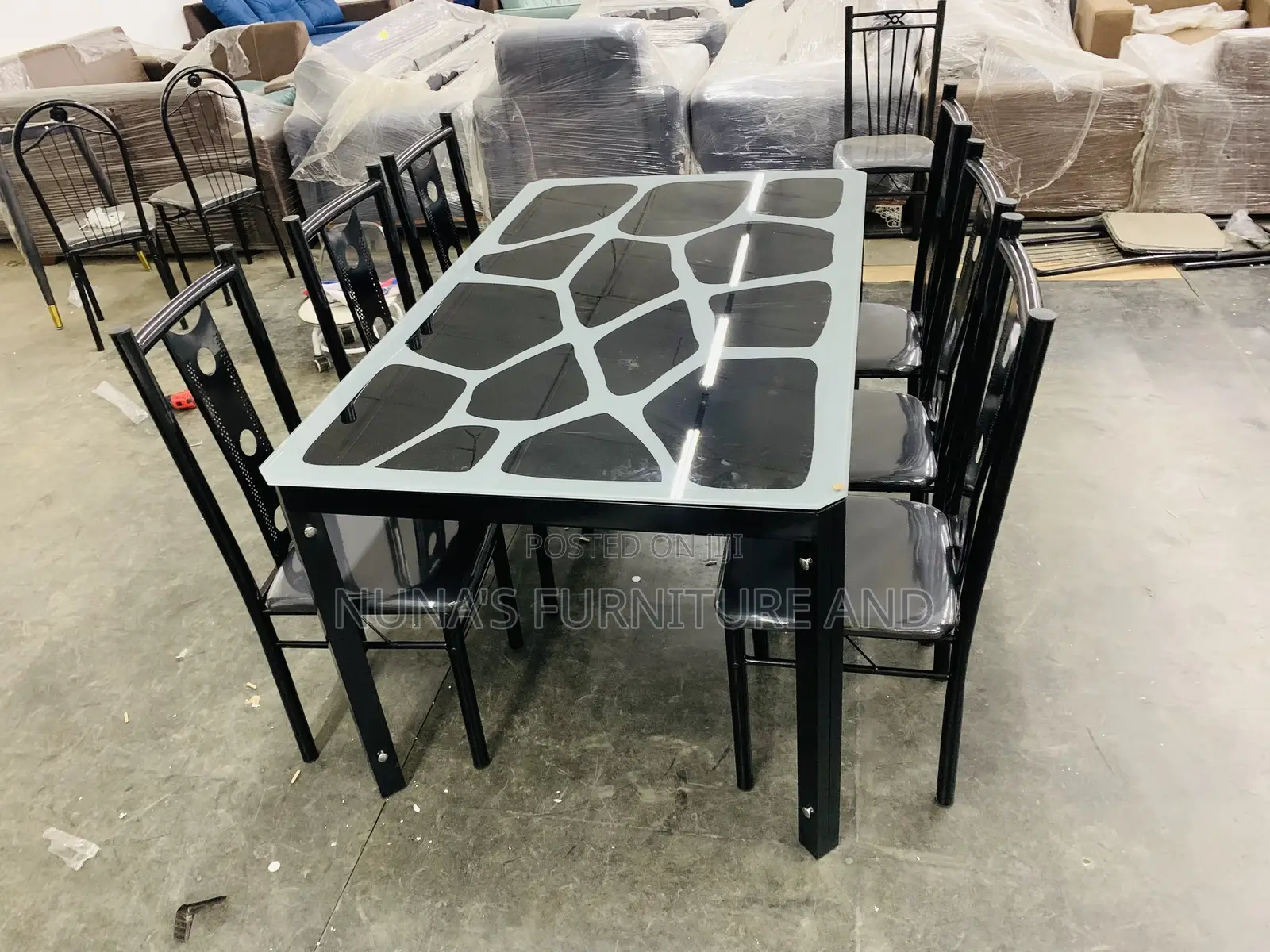 A Dining Table With 6 Chairs ( Glass )