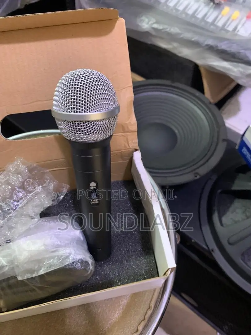 Professional Switch Vocal Dynamic Wired Microphone