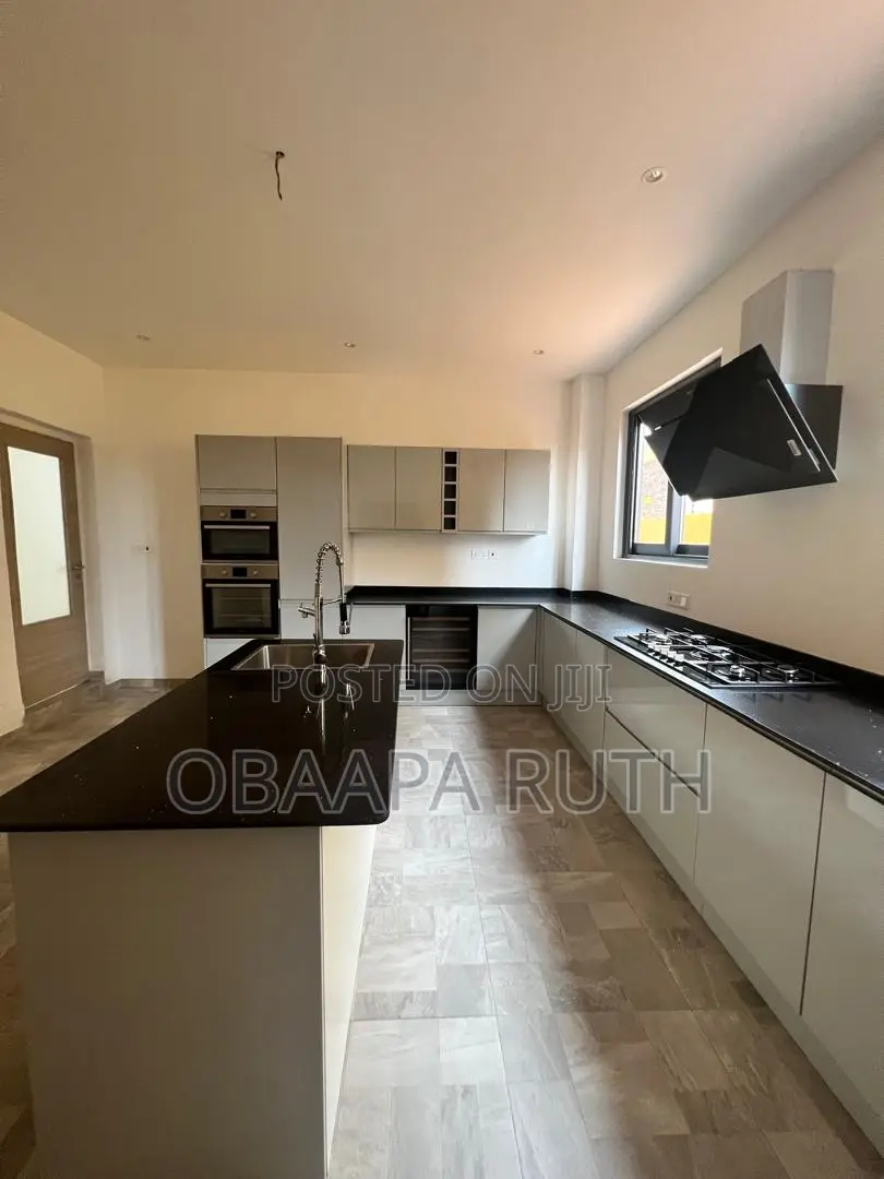 3bdrm Duplex in East Legon for rent
