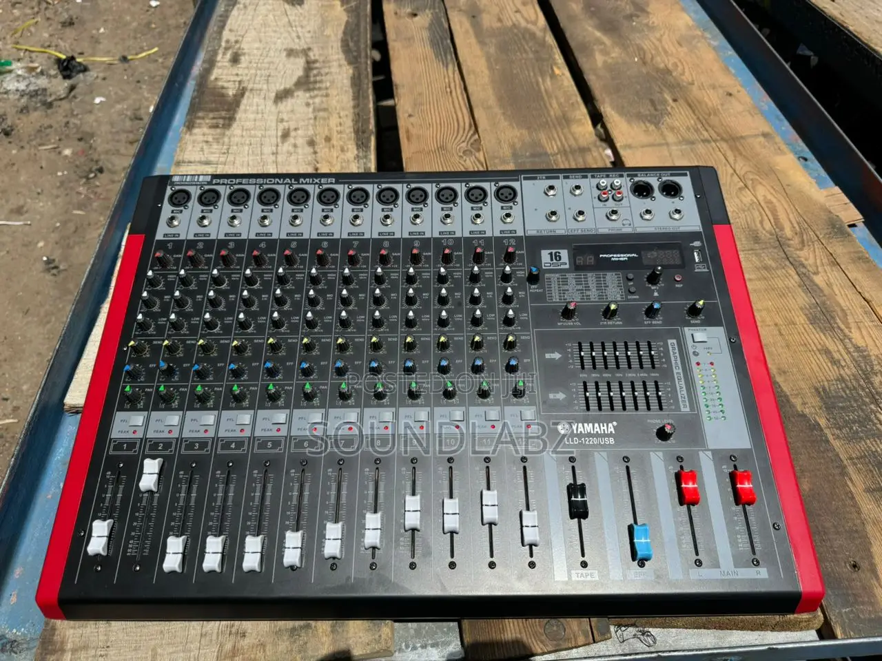 Yamaha LLD-1220USB 12-Channel Mixer With USB, BT 16 DSP