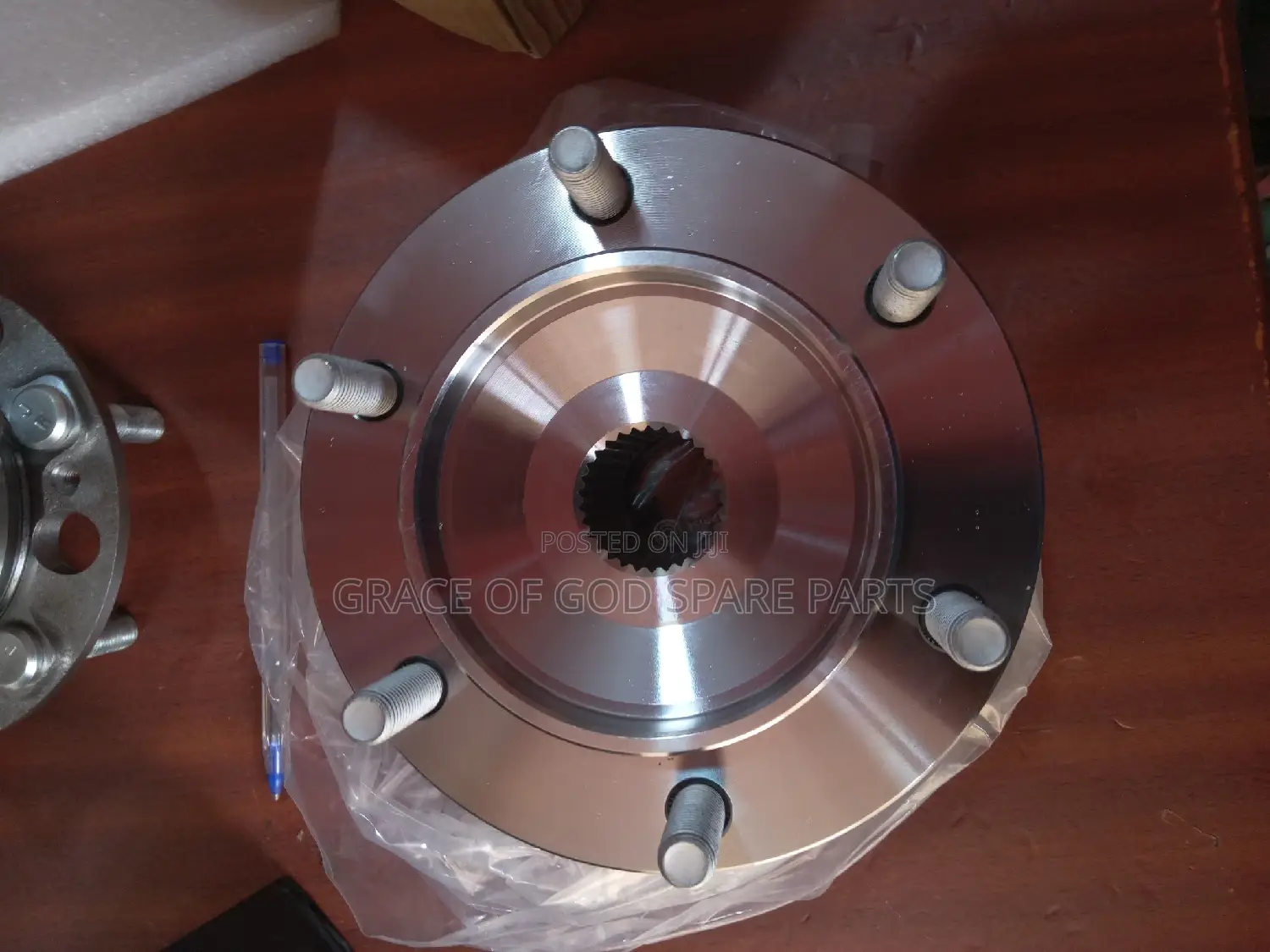 Toyota Tacoma 4x4 2008-2018 Hub Original