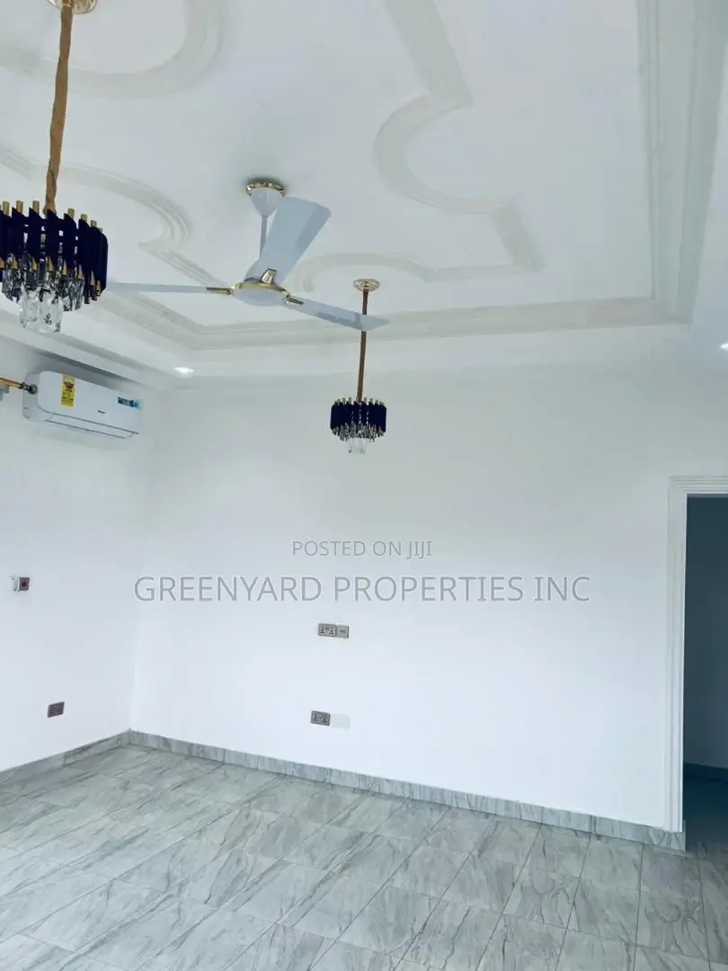 2bdrm Apartment in Trasacco, Adjiriganor for rent